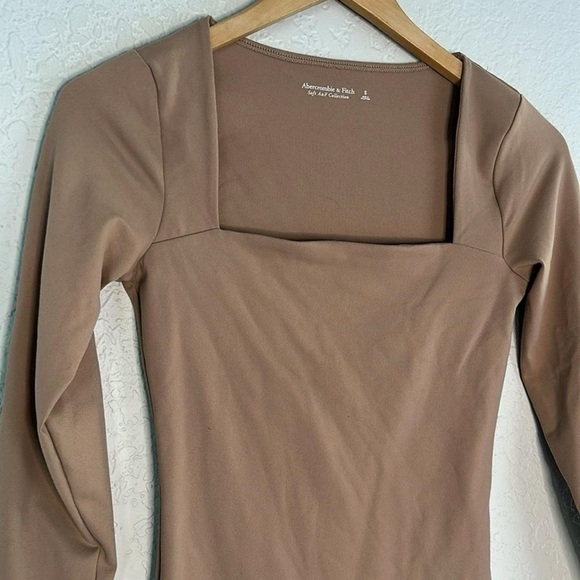 Light Brown Abercrombie & Fitch Square Neck Long Sleeve Bodysuit - Picture 2 of 6